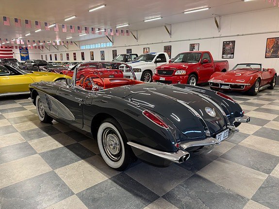 Vehicle Image 9
