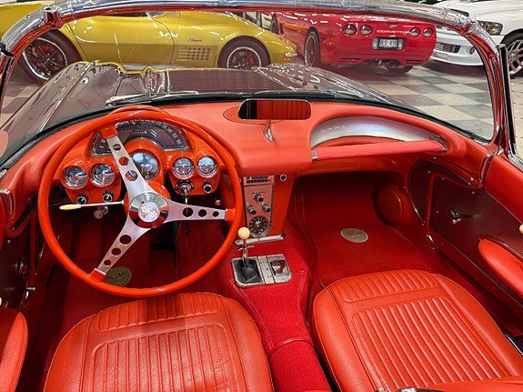 Vehicle Image 24