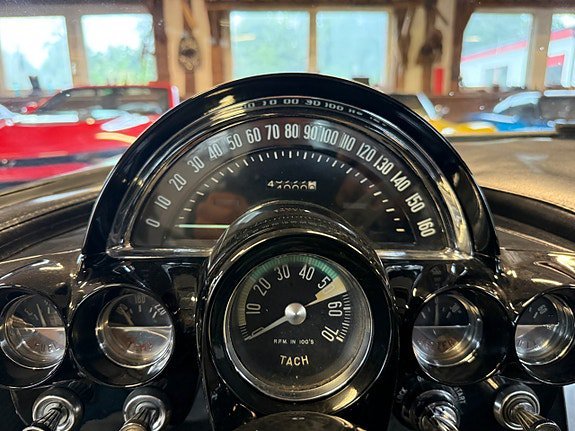 Vehicle Image 26