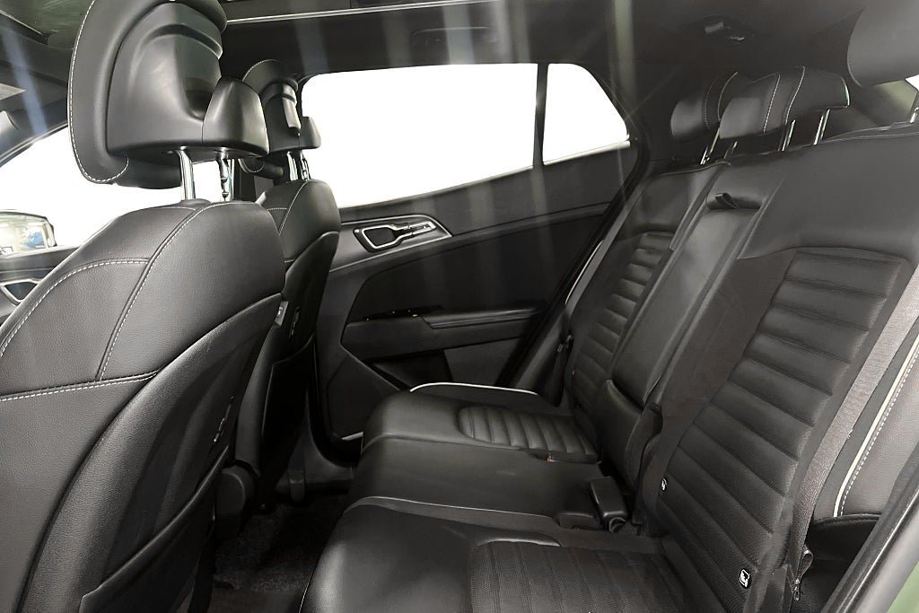 Vehicle Image 11