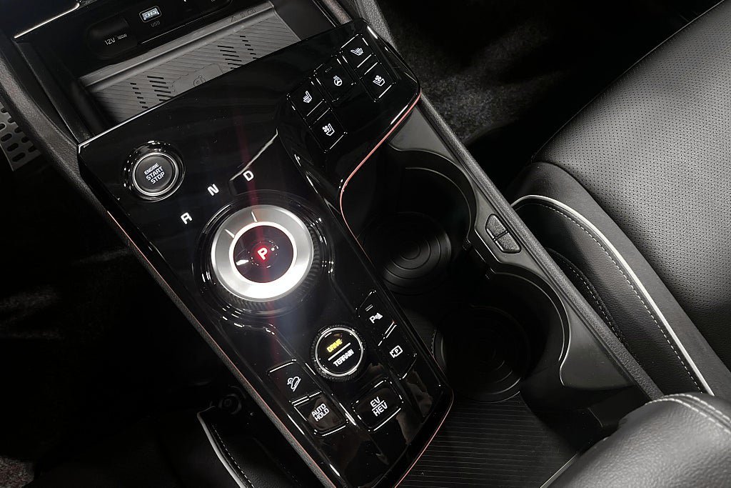 Vehicle Image 16