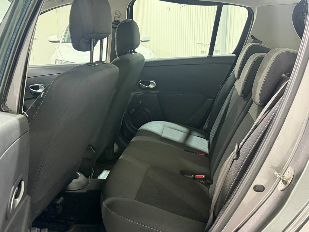 Vehicle Image 14