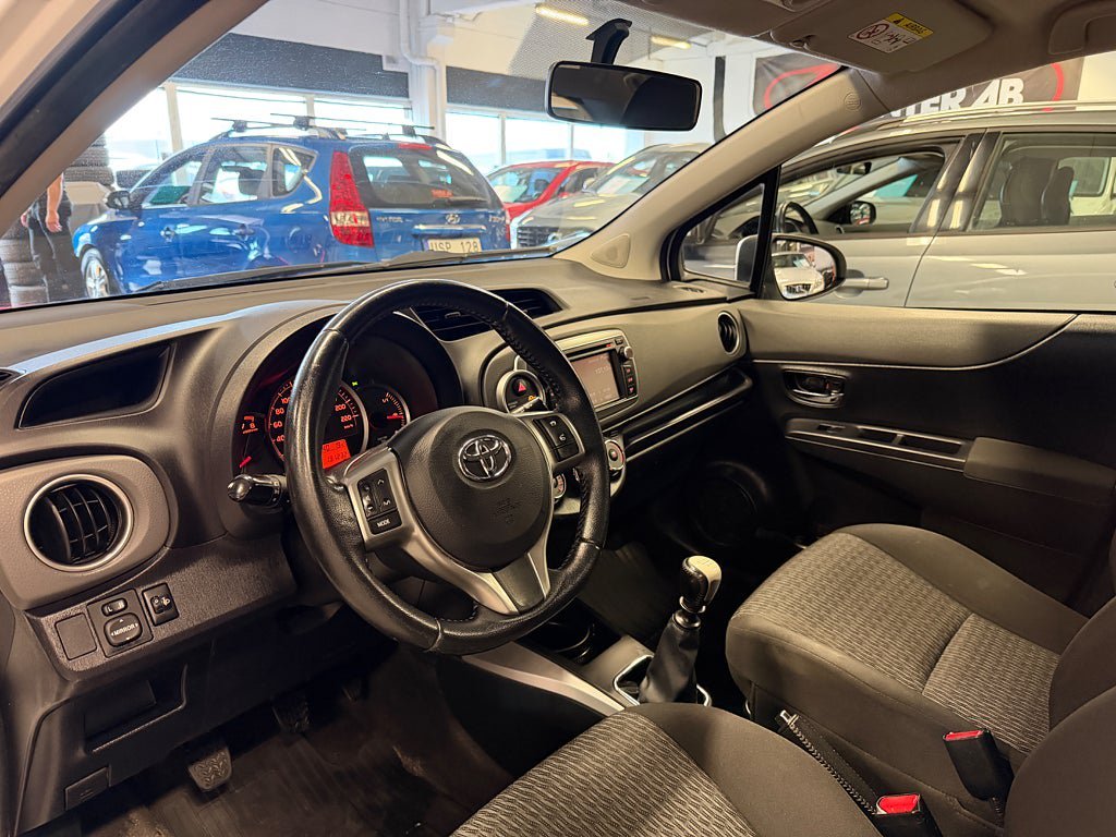 Vehicle Image 10