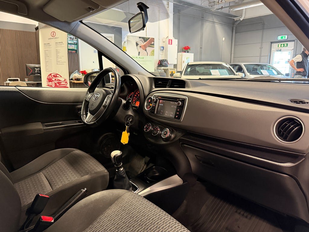 Vehicle Image 17