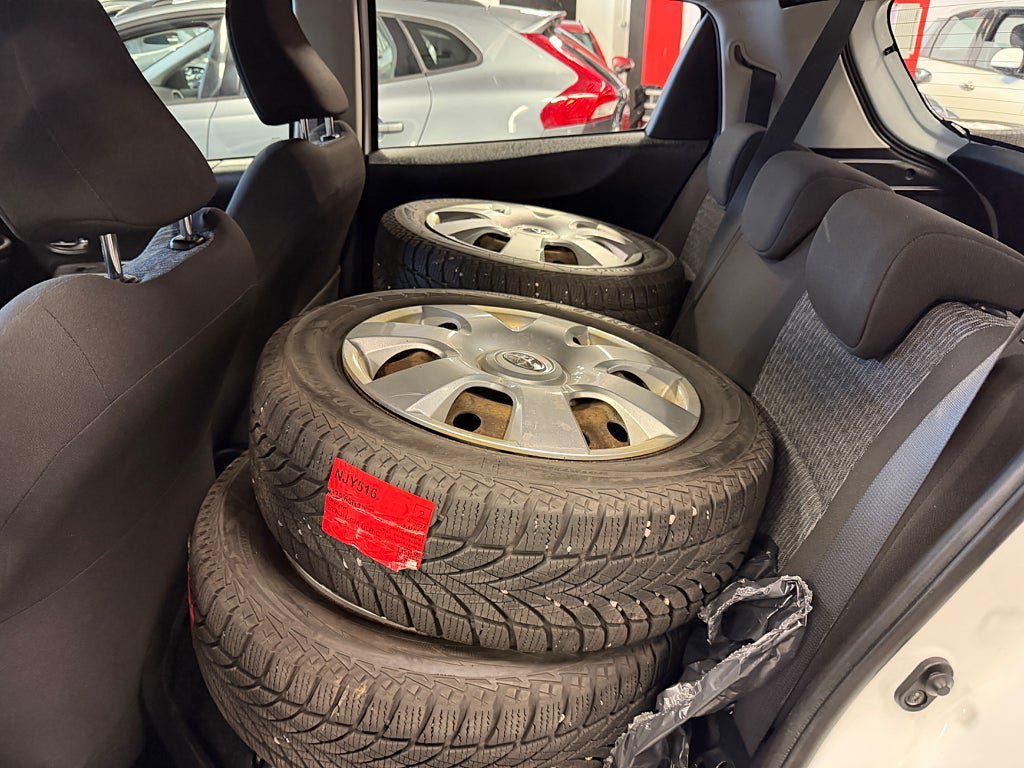 Vehicle Image 21