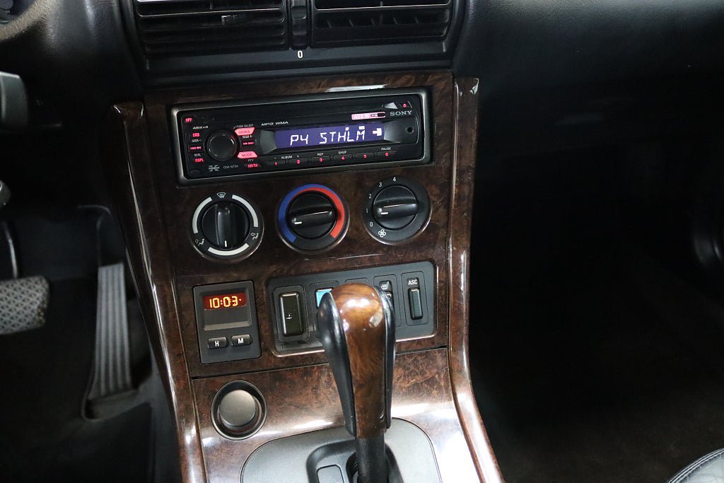 Vehicle Image 23