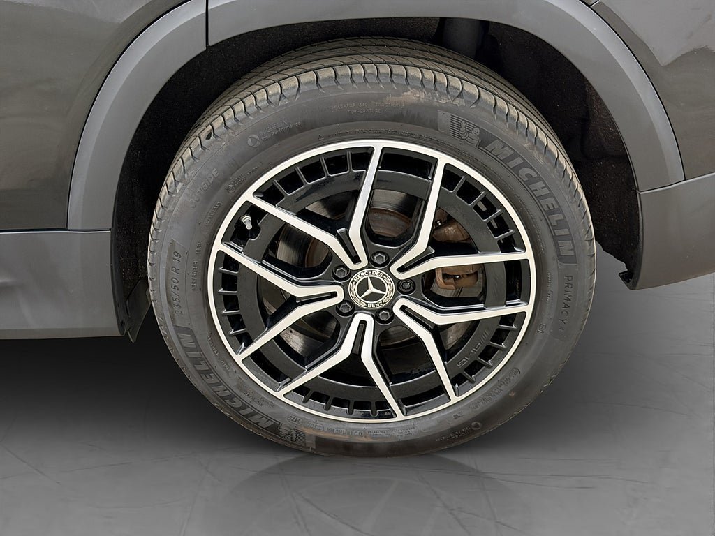 Vehicle Image 35