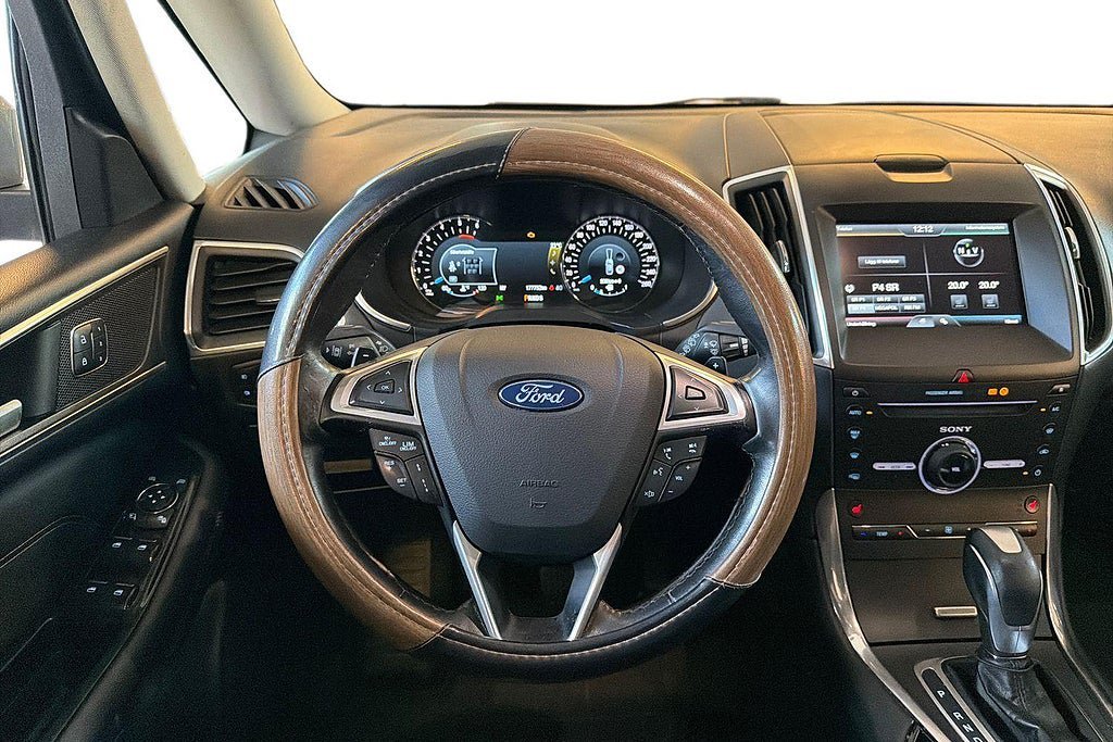 Vehicle Image 13
