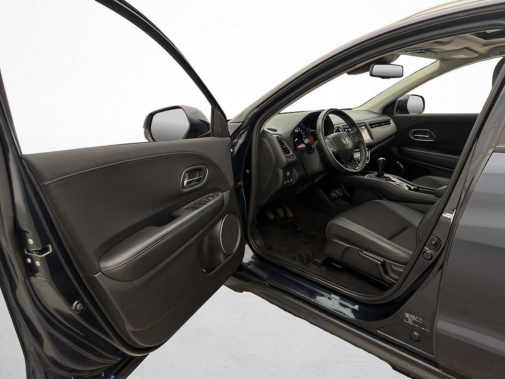 Vehicle Image 10