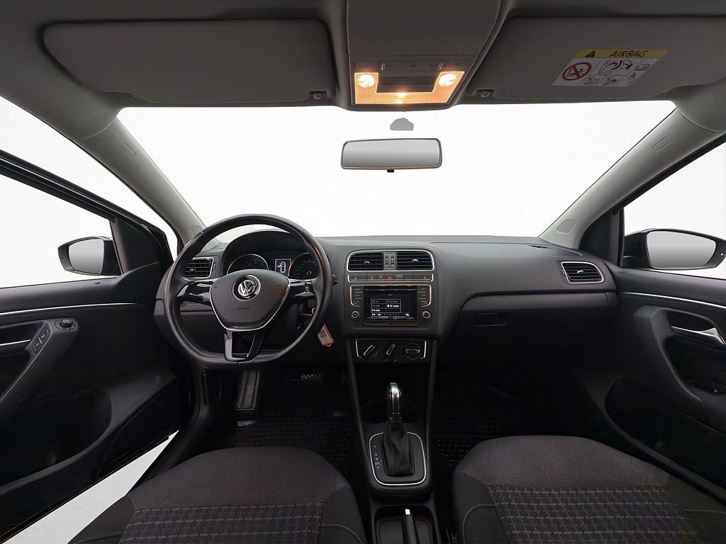 Vehicle Image 10