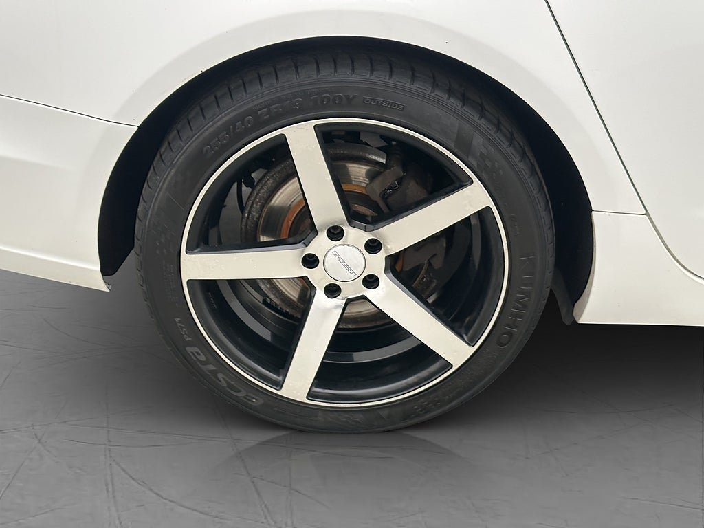 Vehicle Image 35