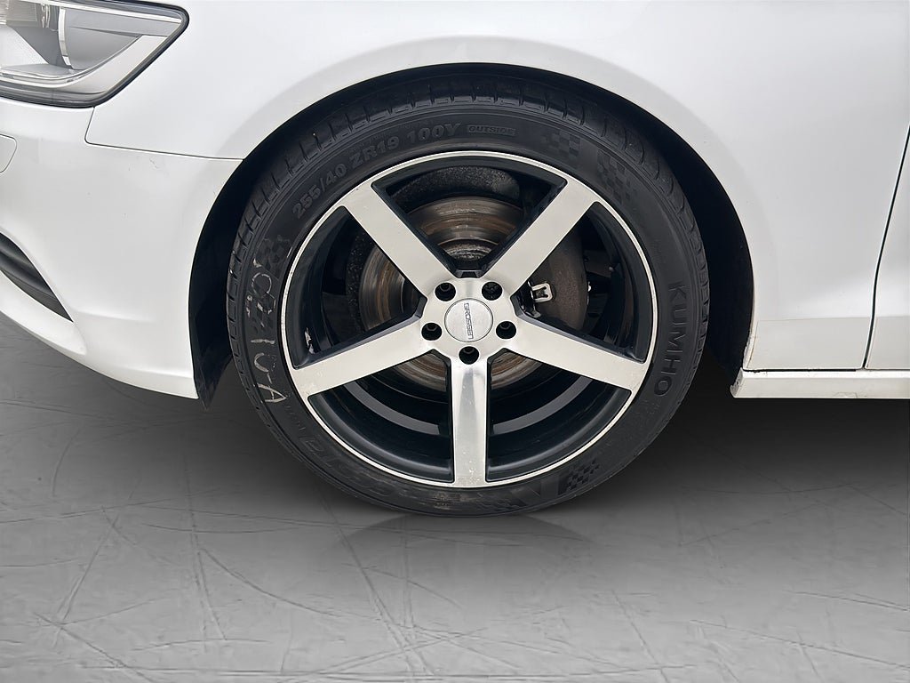 Vehicle Image 36