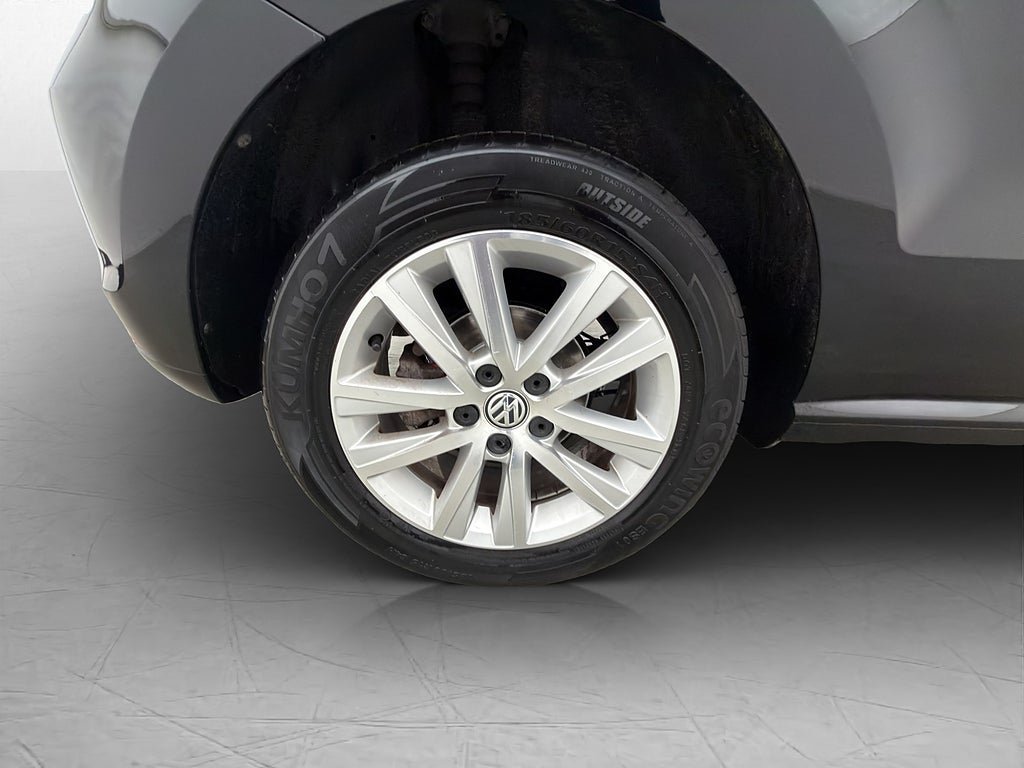 Vehicle Image 25