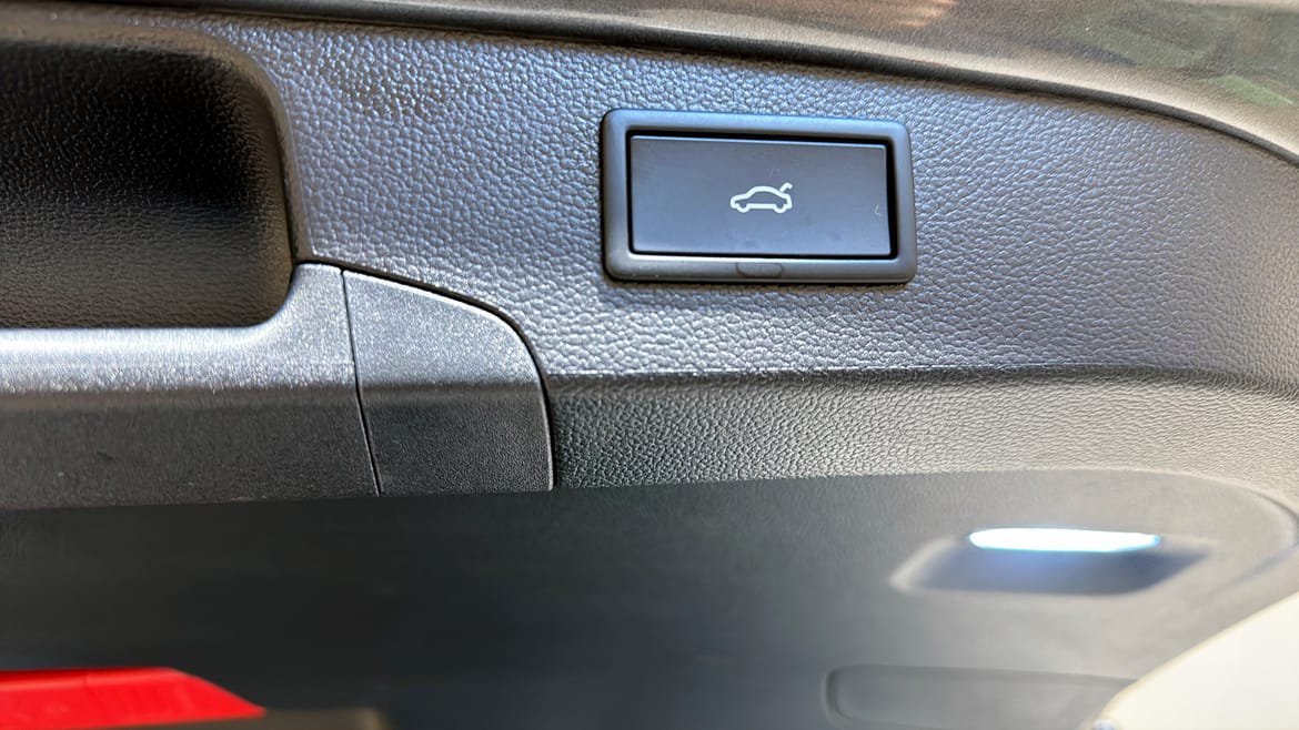 Vehicle Image 14