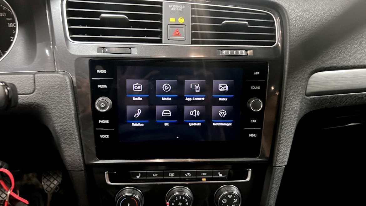 Vehicle Image 9