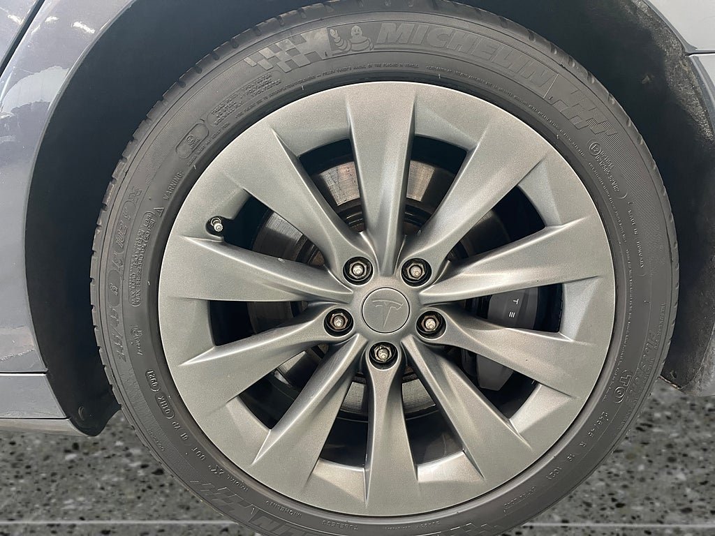Vehicle Image 22