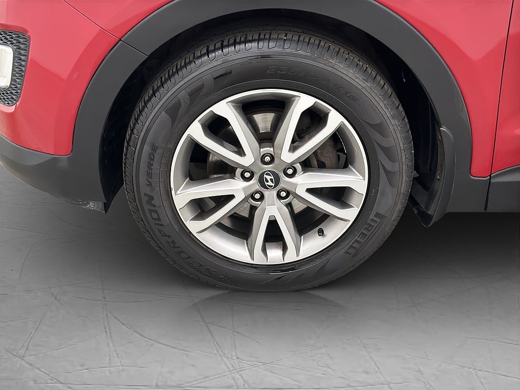 Vehicle Image 25