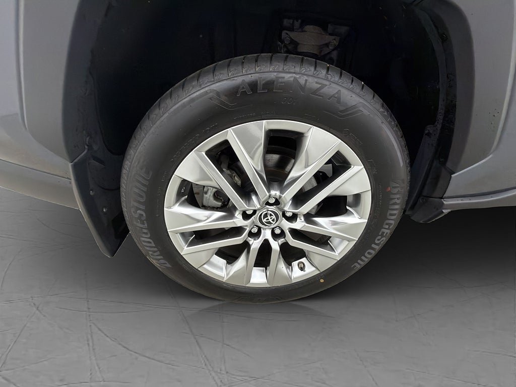 Vehicle Image 32