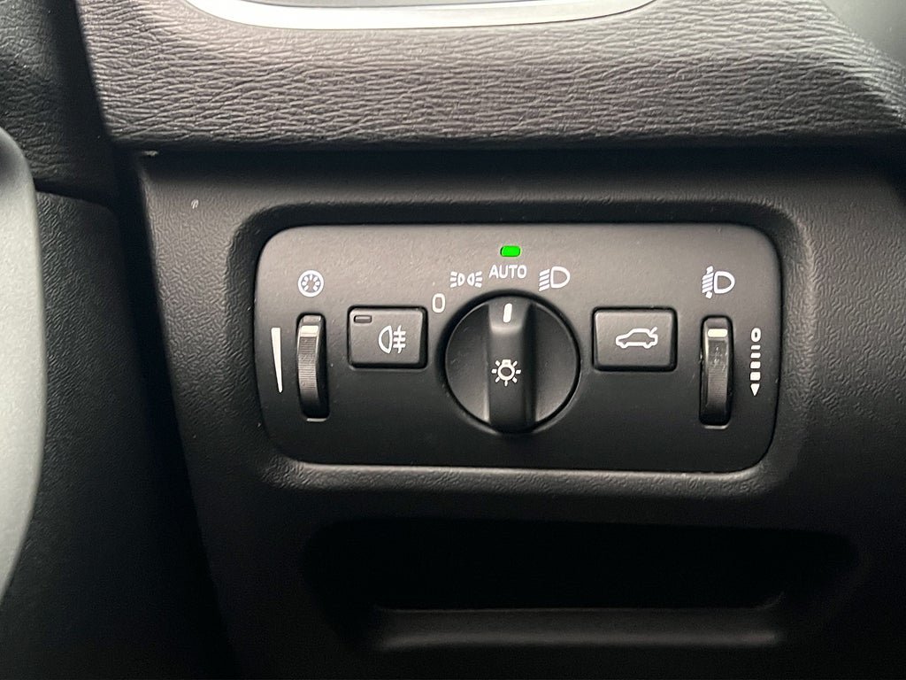 Vehicle Image 28