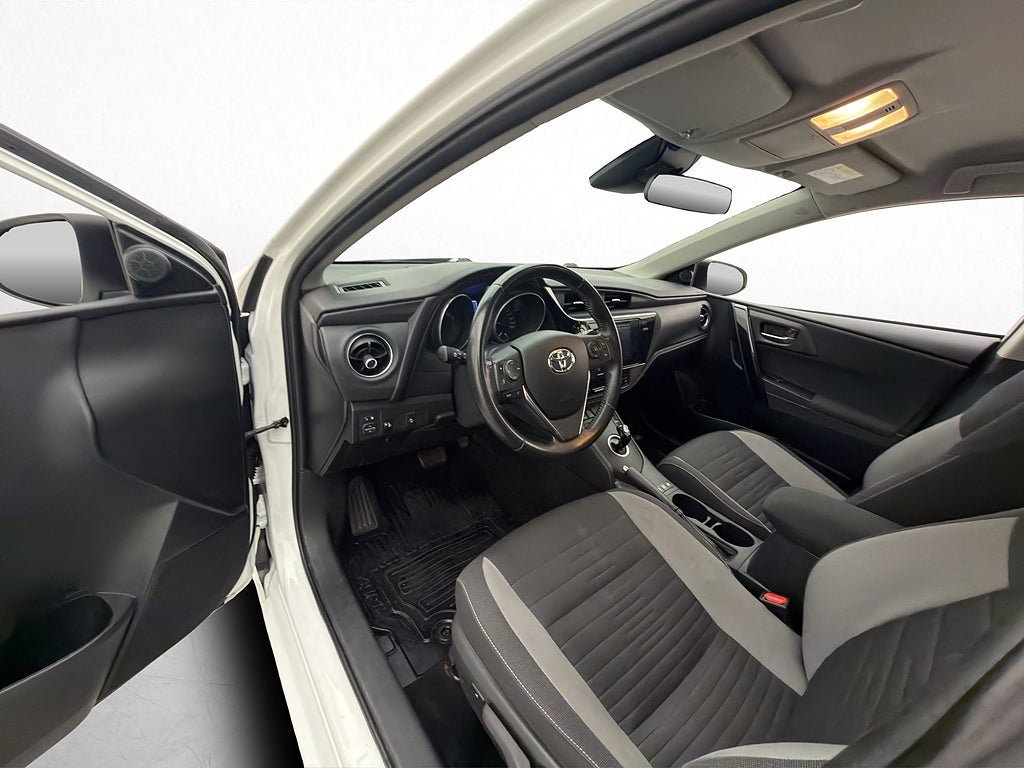 Vehicle Image 10