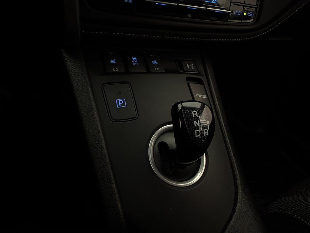 Vehicle Image 25