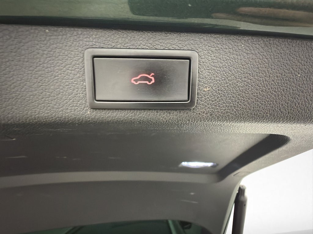 Vehicle Image 38