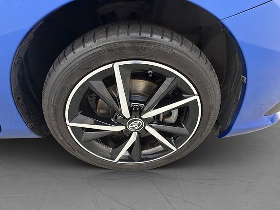 Vehicle Image 32