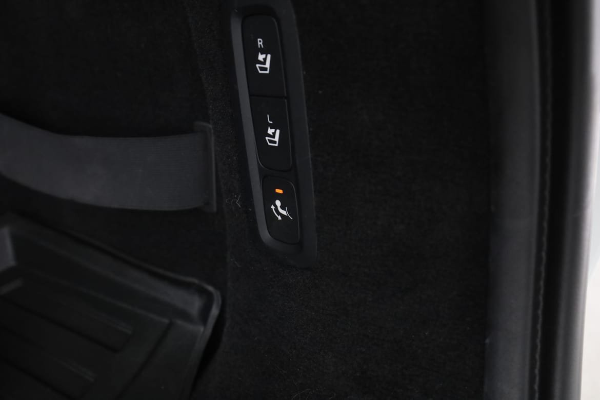 Vehicle Image 38