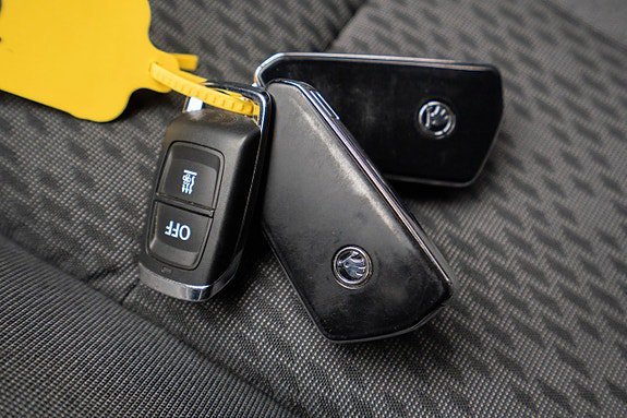 Vehicle Image 12
