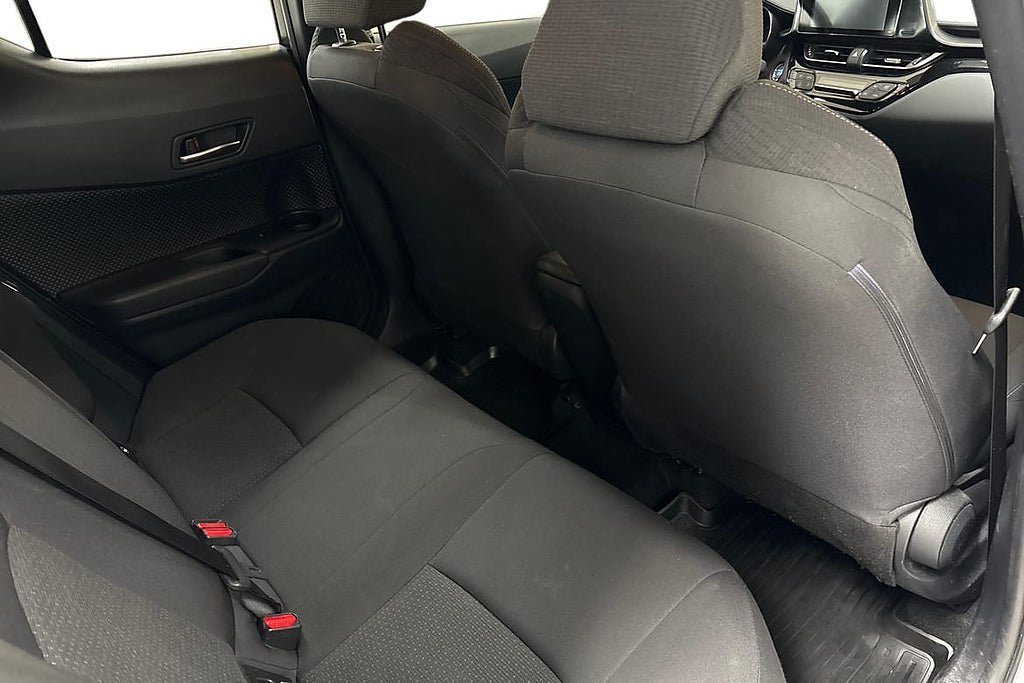 Vehicle Image 9