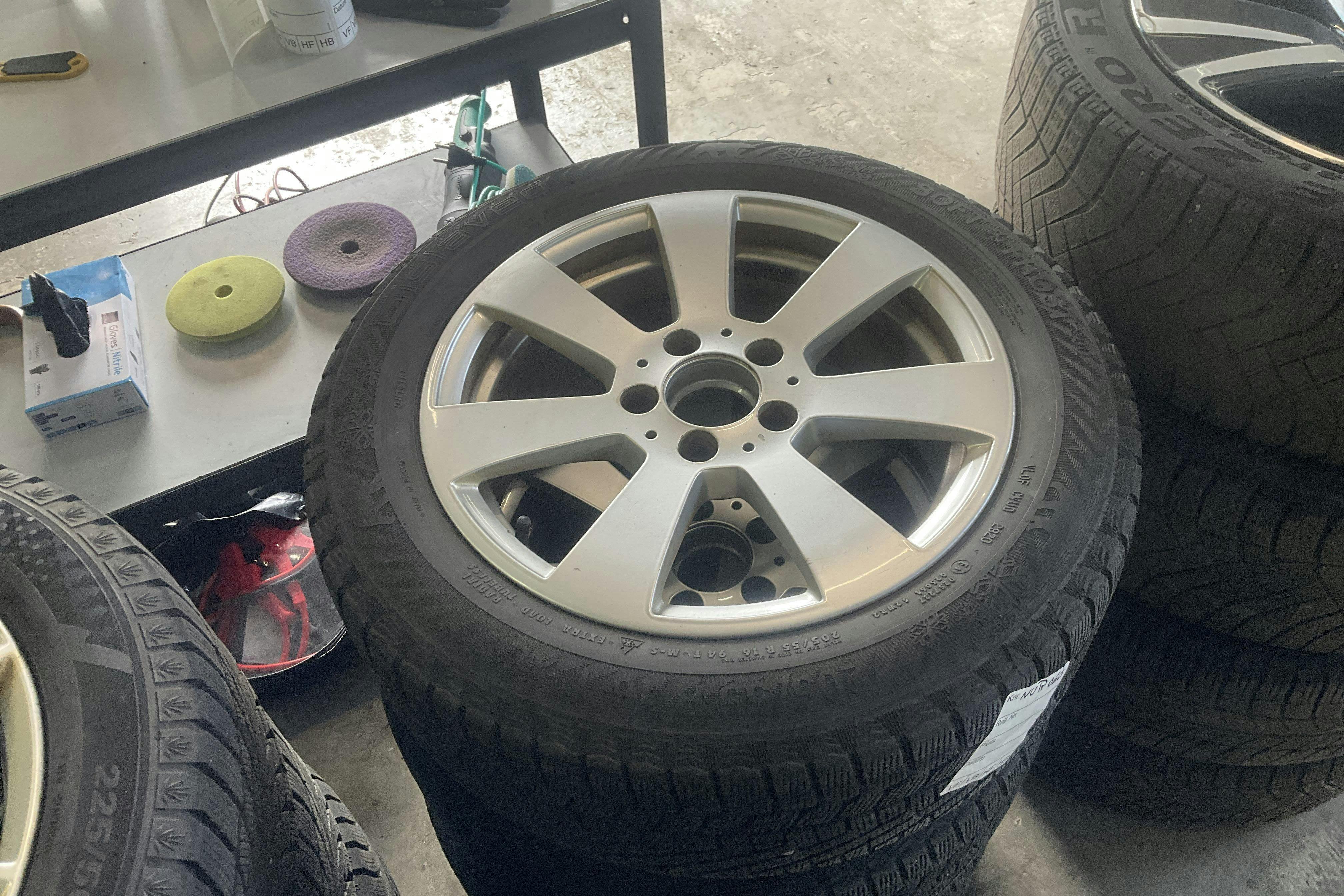 Vehicle Image 12