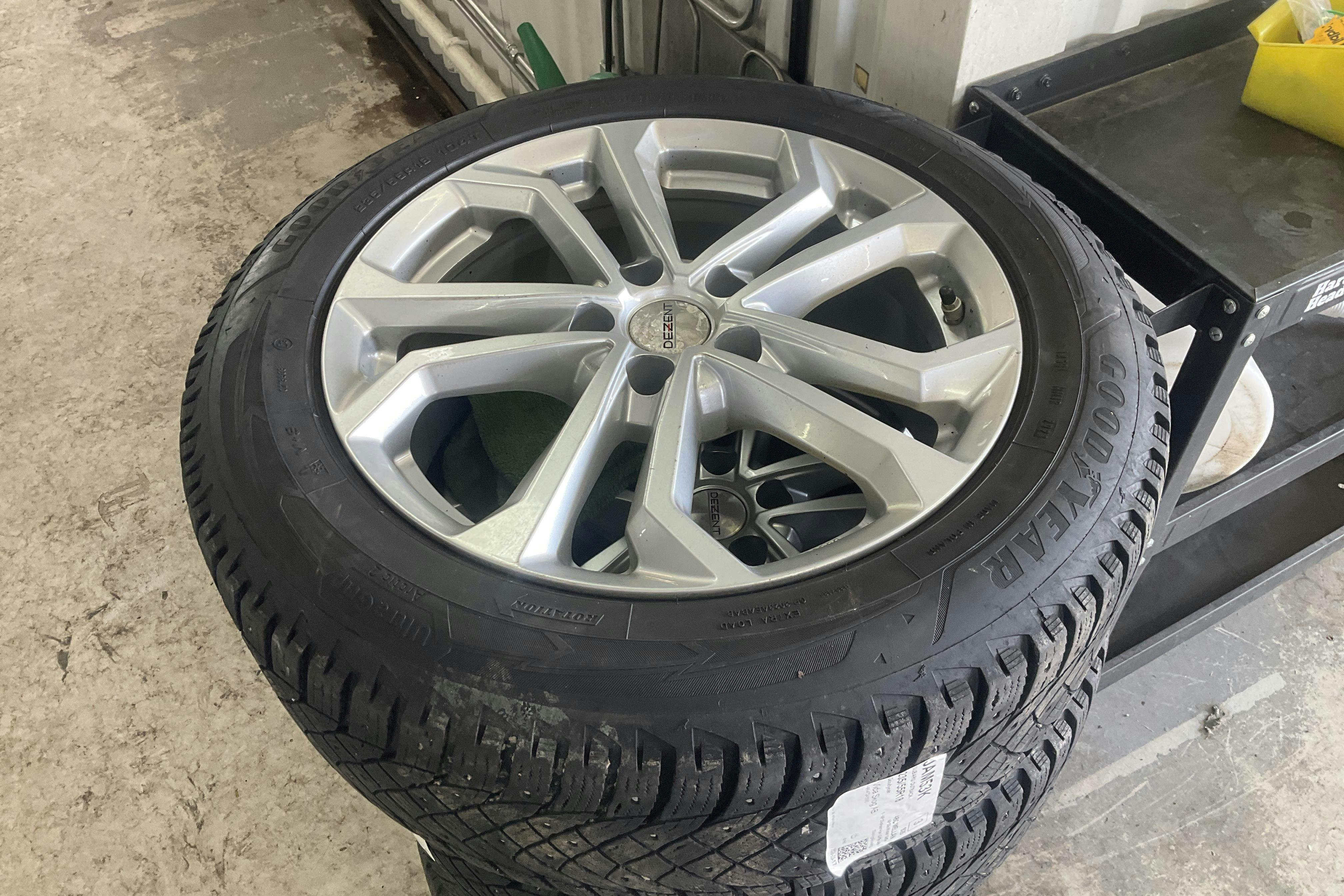 Vehicle Image 14