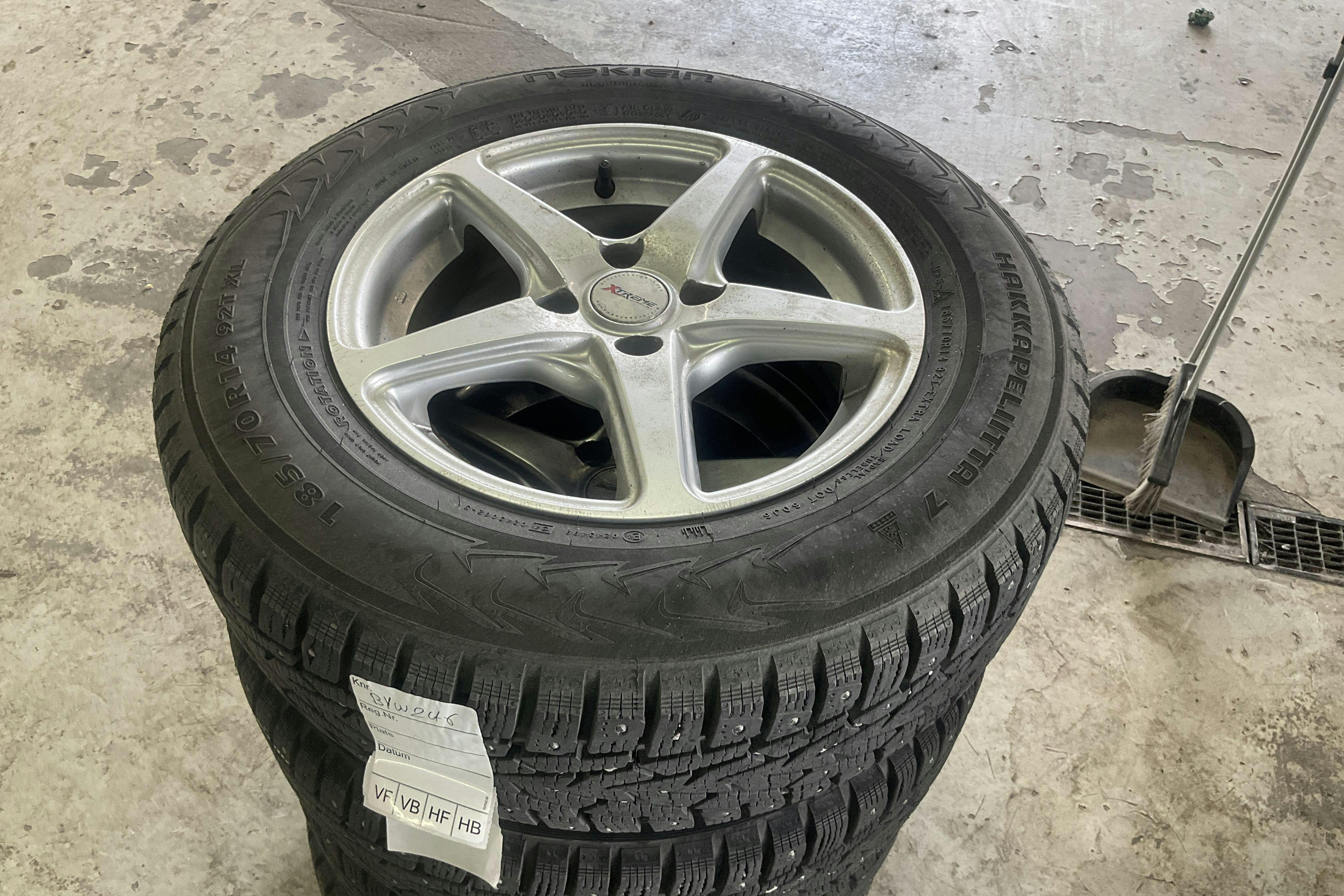 Vehicle Image 11
