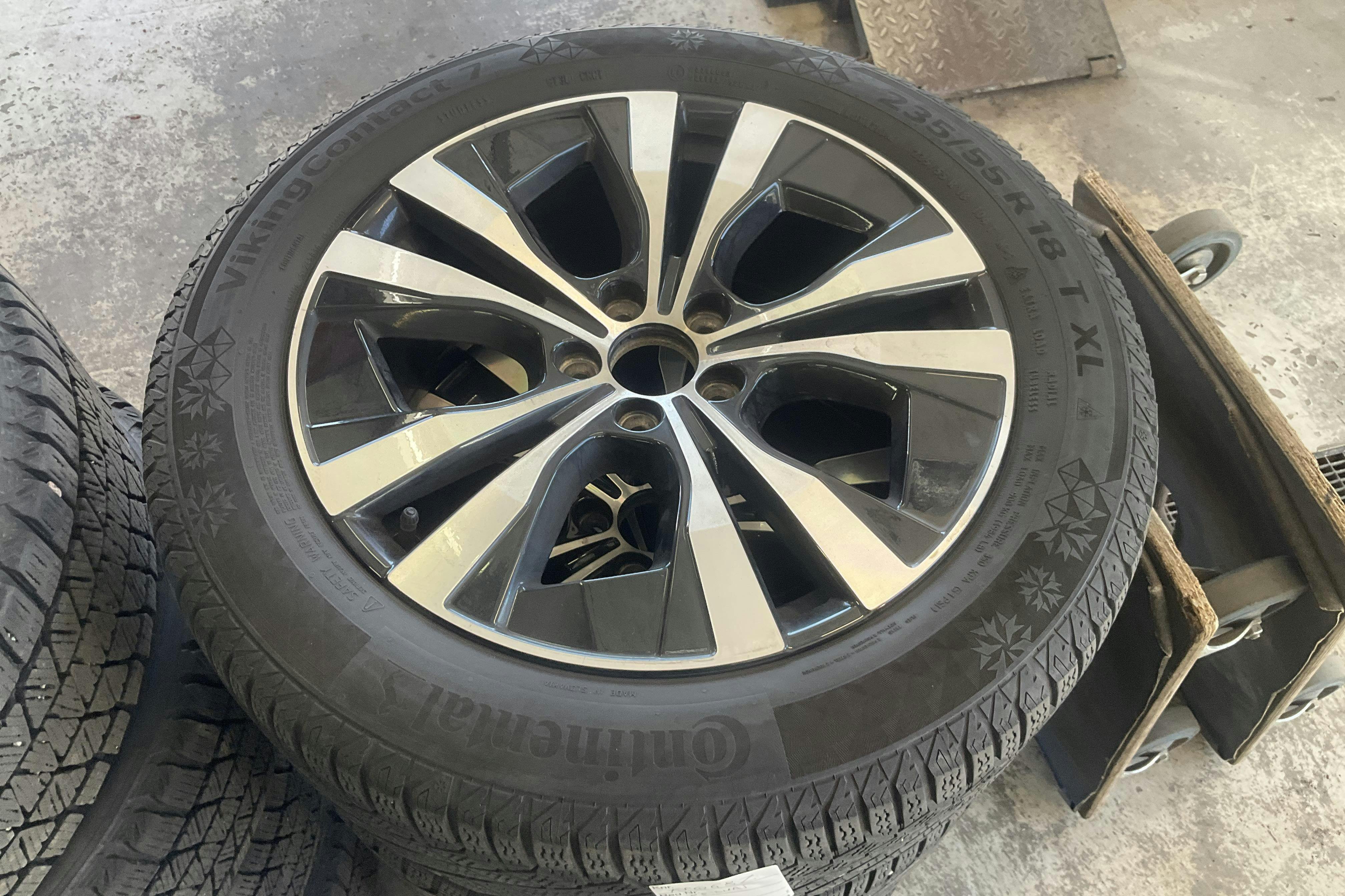 Vehicle Image 13