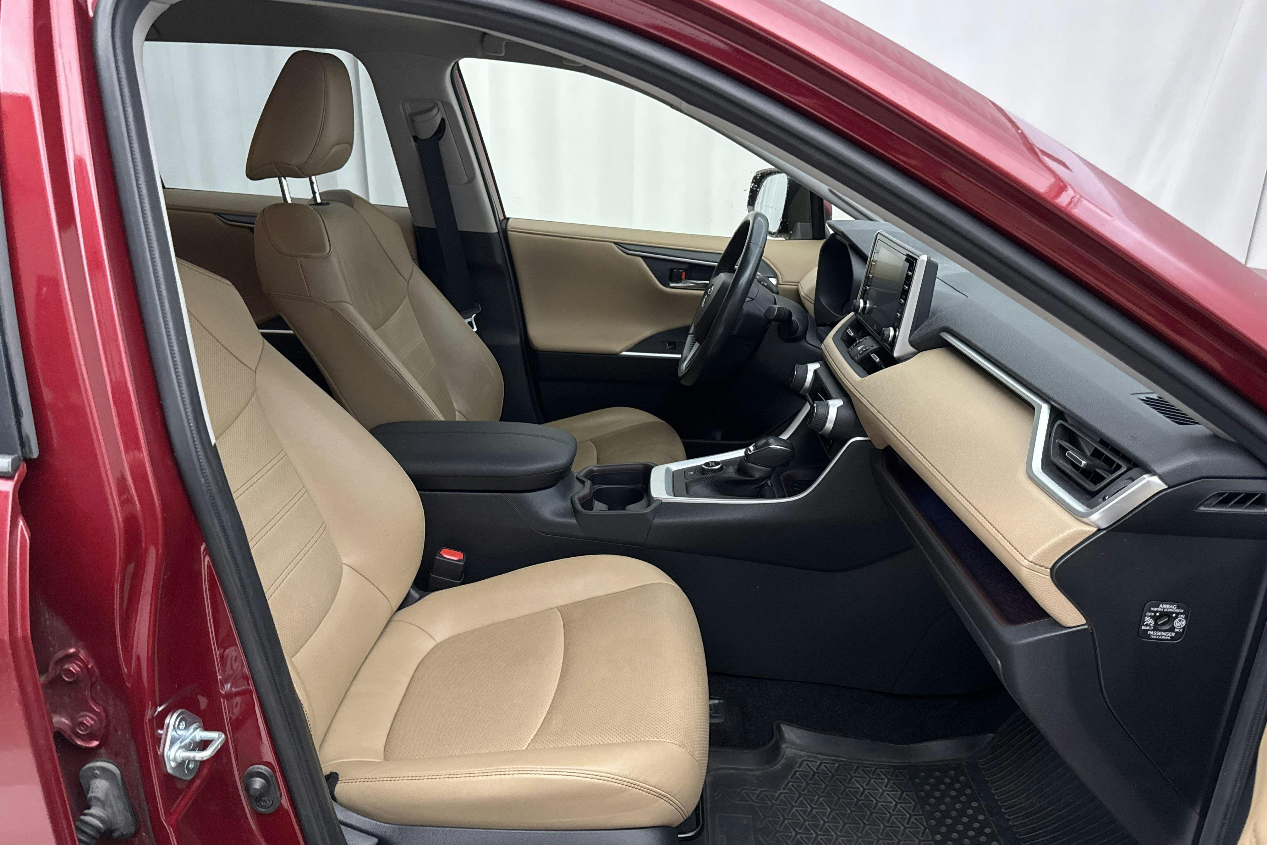 Vehicle Image 9