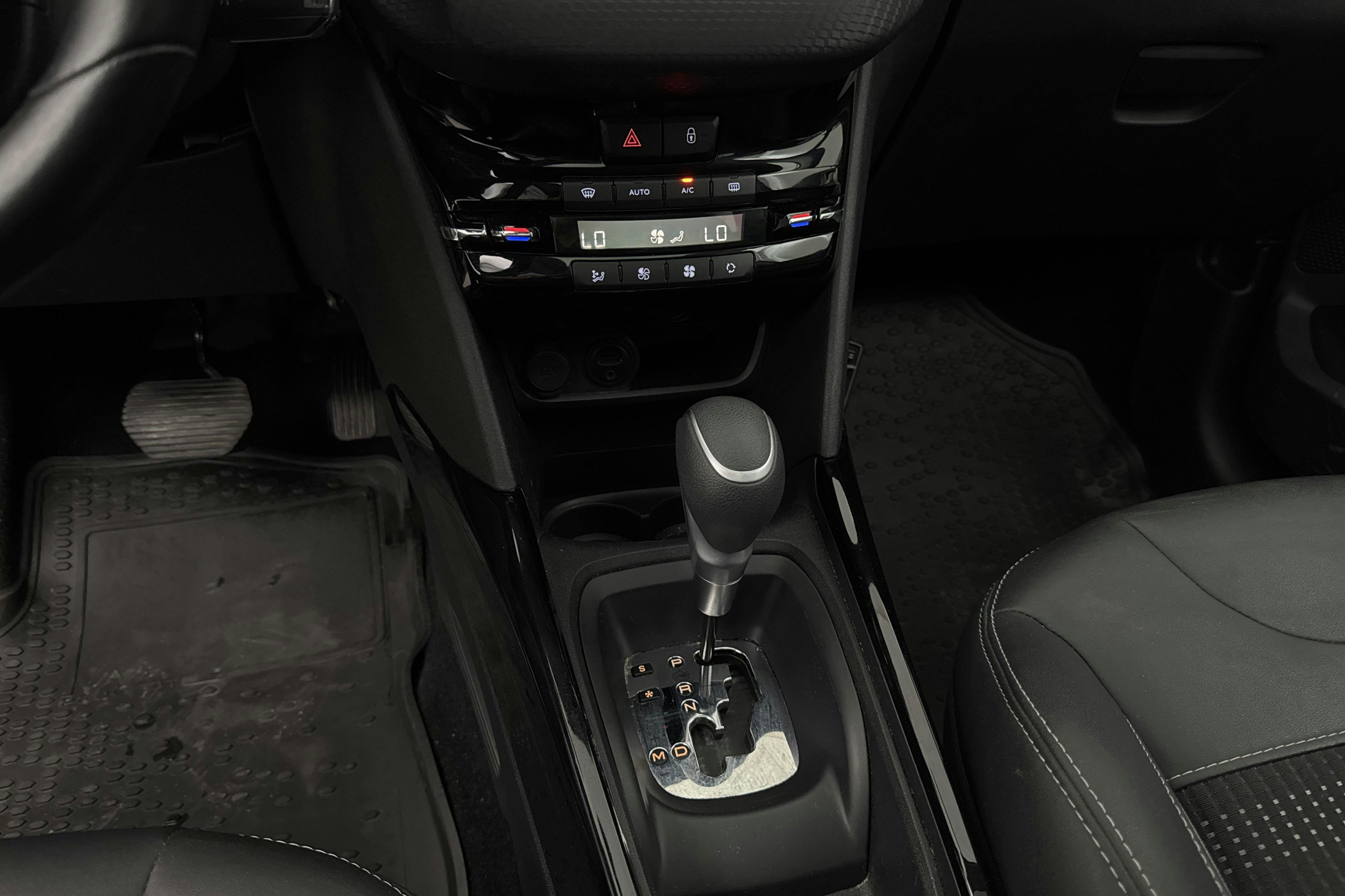 Vehicle Image 15