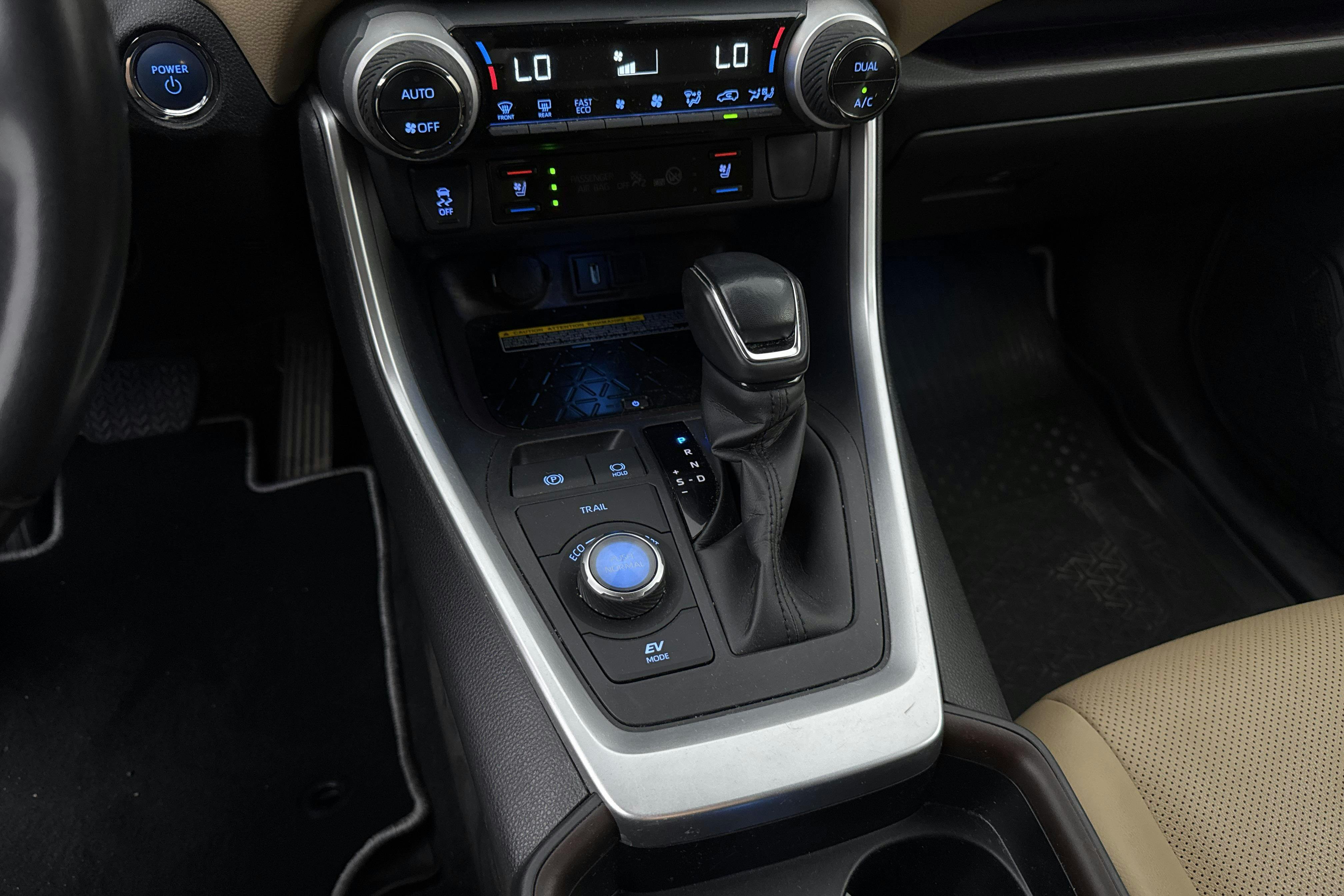 Vehicle Image 14