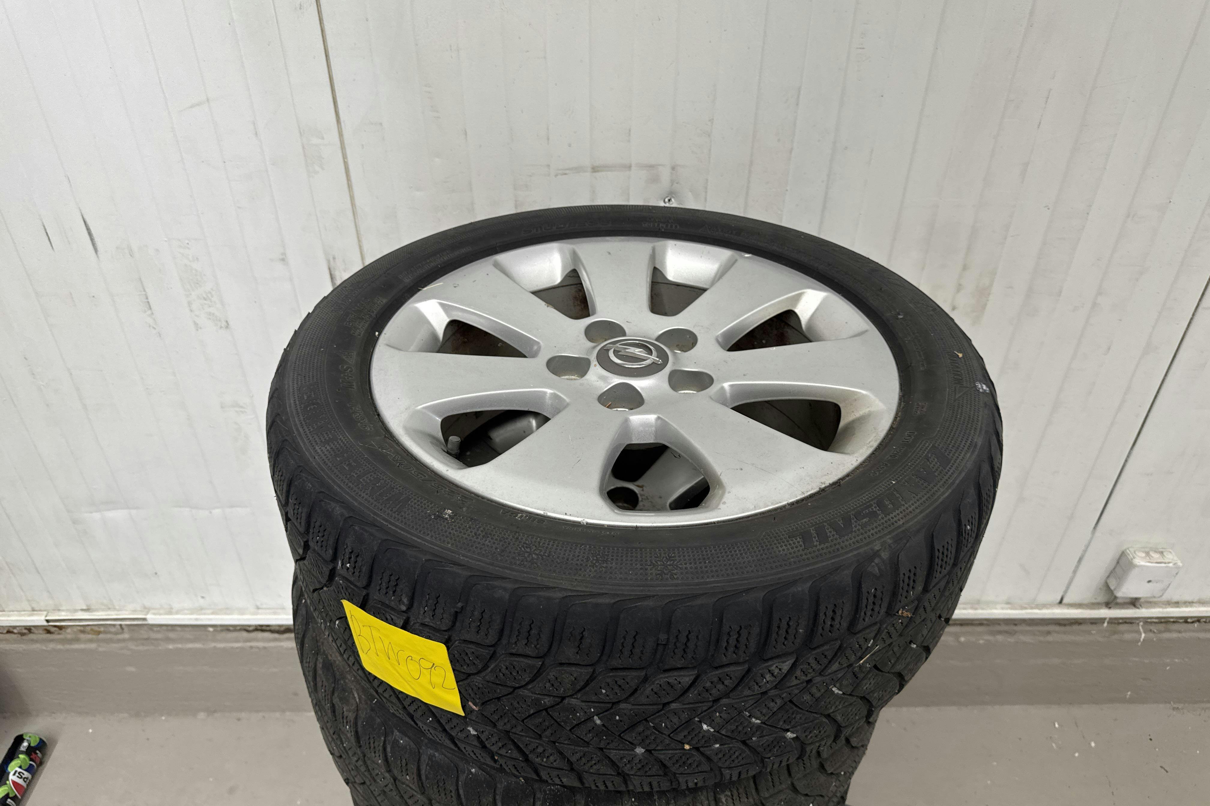 Vehicle Image 12