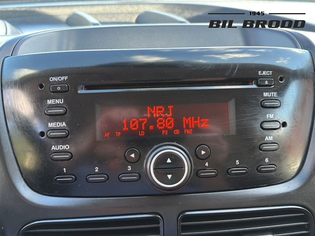 Vehicle Image 12