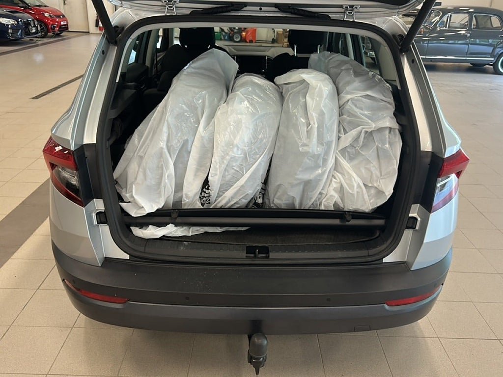Vehicle Image 9