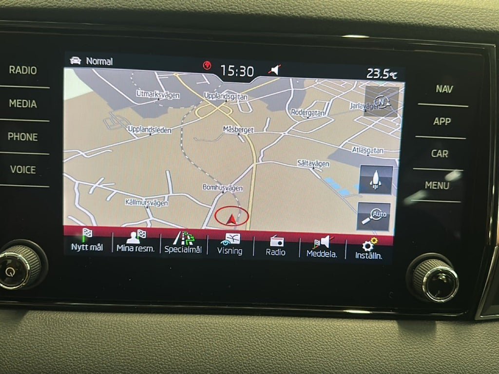 Vehicle Image 15