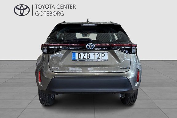 Vehicle Image 6