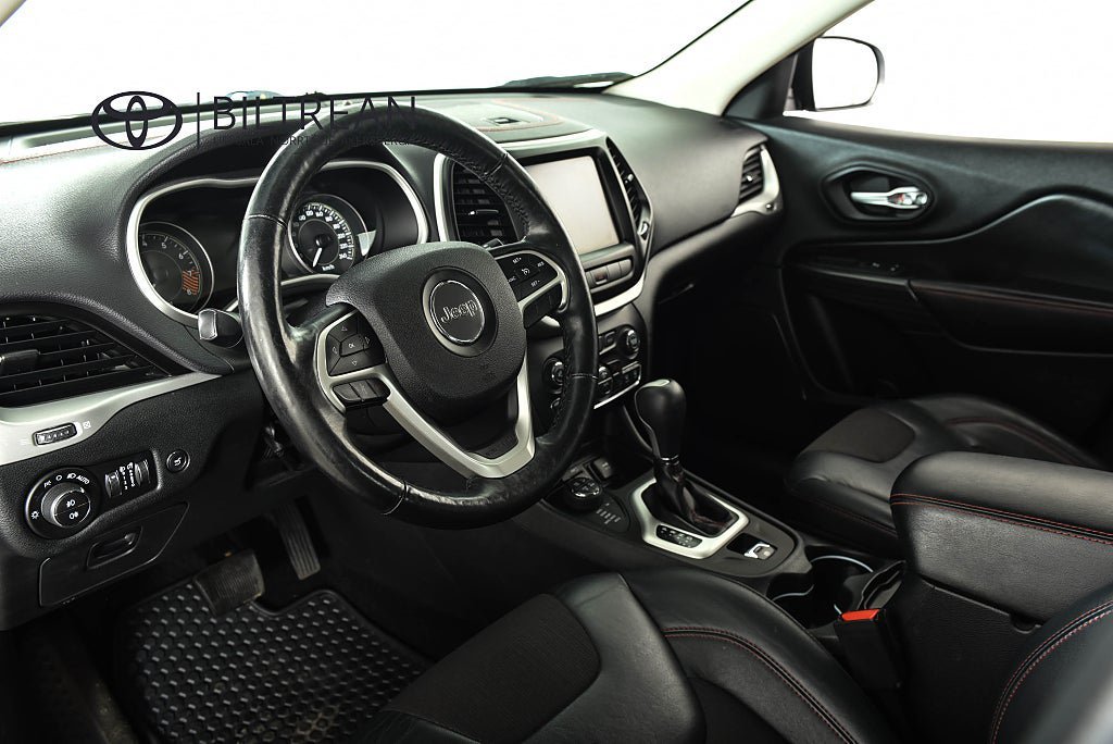 Vehicle Image 14