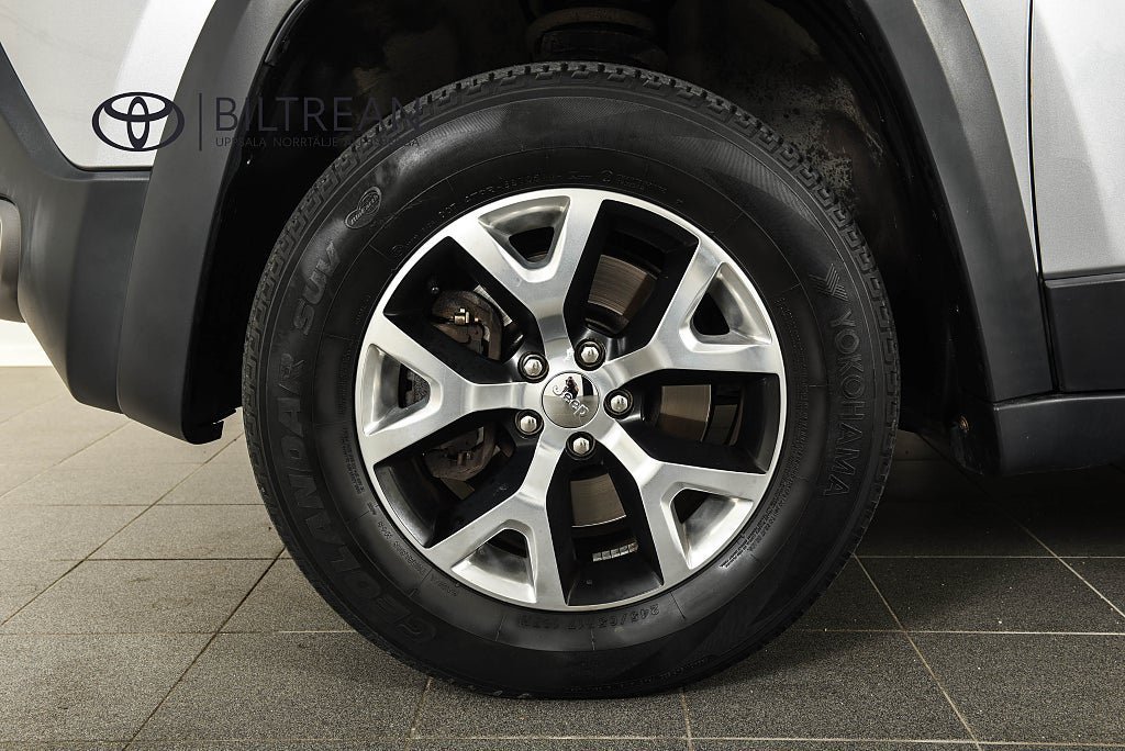Vehicle Image 15