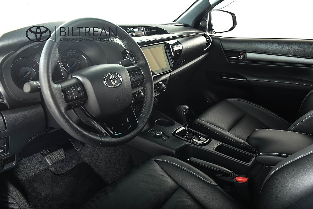 Vehicle Image 16