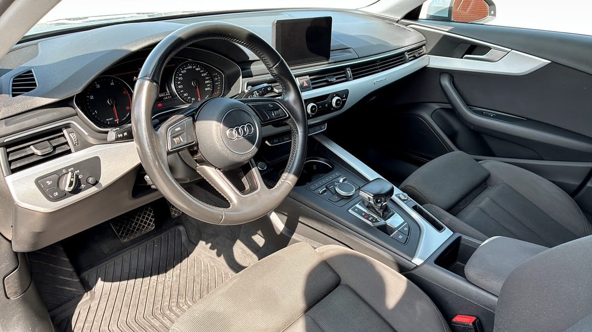 Vehicle Image 7