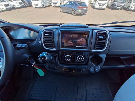 Vehicle Image 26