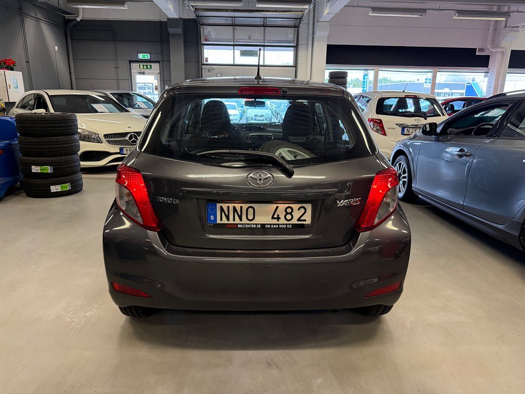 Vehicle Image 6
