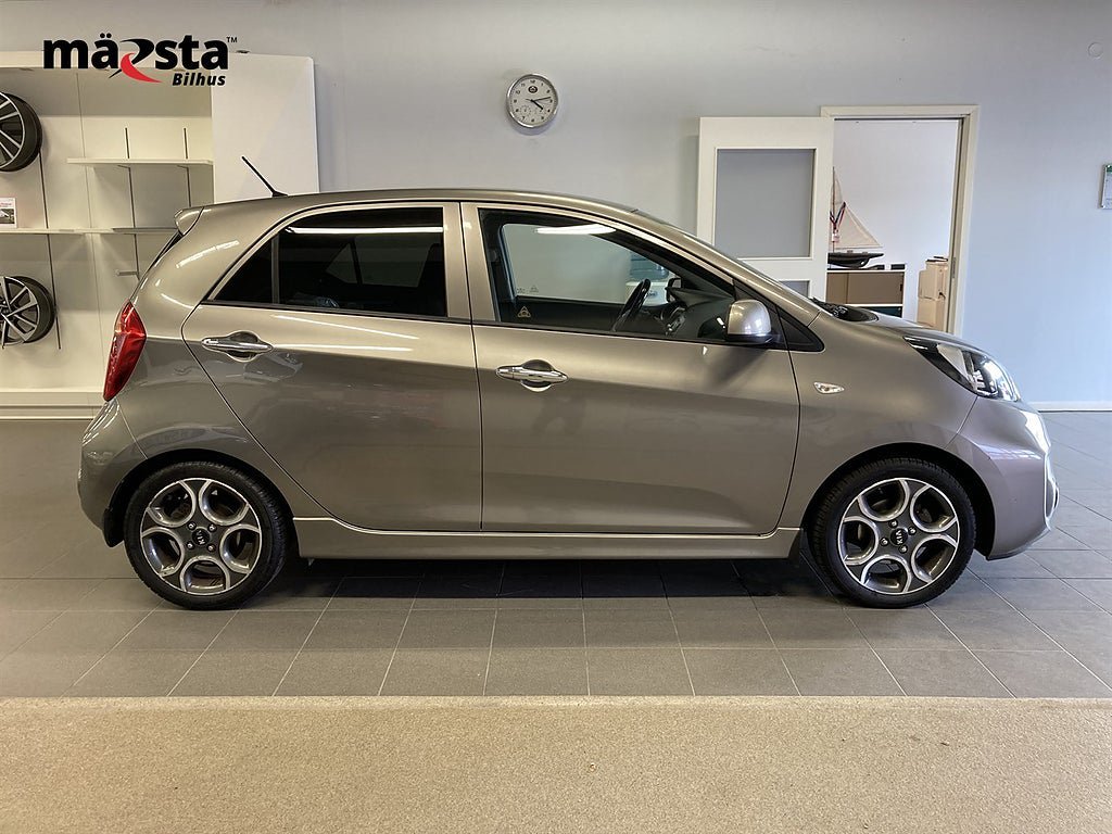 Vehicle Image 7
