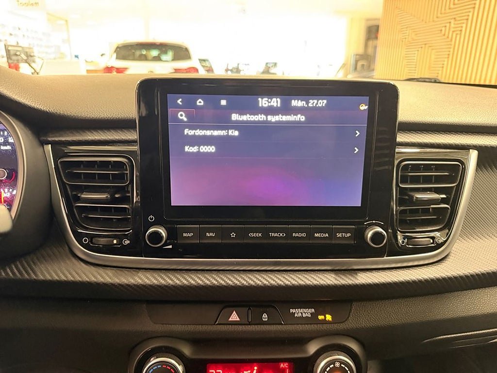 Vehicle Image 13